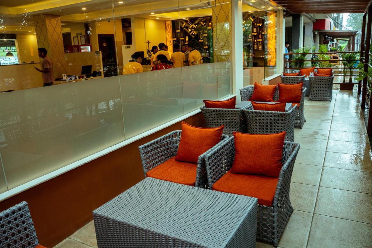 Hotel Black Diamond - Transit Point Inside Hotel Katmandu Dış mekan fotoğraf